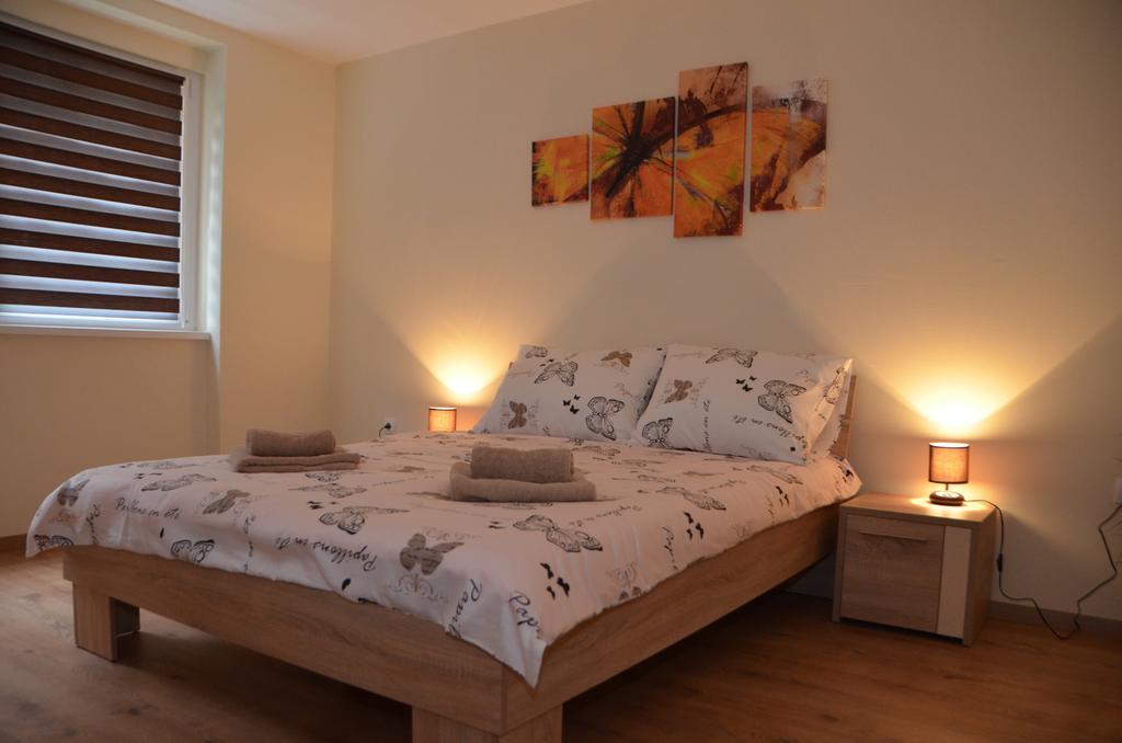 Apartment Marija Sremska Mitrovica Exterior foto