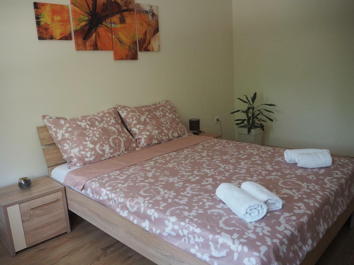 Apartment Marija Sremska Mitrovica Exterior foto